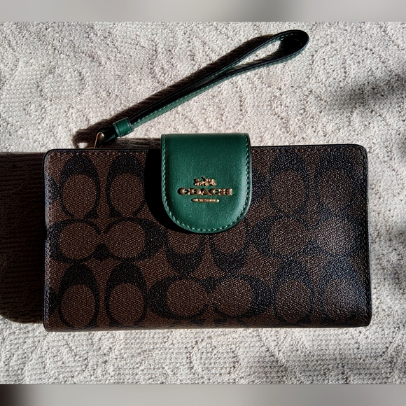 Coach Phone Wallet in Signature Coated Canvas-- NWT - Picture 1 of 14